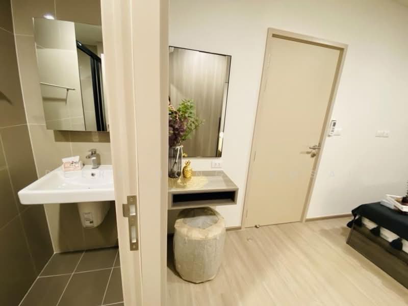 The Base Phetchaburi-Thonglor, Bangkok, Phetchaburi Rd, Bang Kapi, Huai Khwang, Bangkok, 1 Bedroom, 34 sqm, Condo For Sale, by Peeraphong Jamsai, 500239975 - DDproperty.com