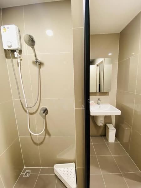 The Base Phetchaburi-Thonglor, Bangkok, Phetchaburi Rd, Bang Kapi, Huai Khwang, Bangkok, 1 Bedroom, 34 sqm, Condo For Sale, by Peeraphong Jamsai, 500239975 - DDproperty.com