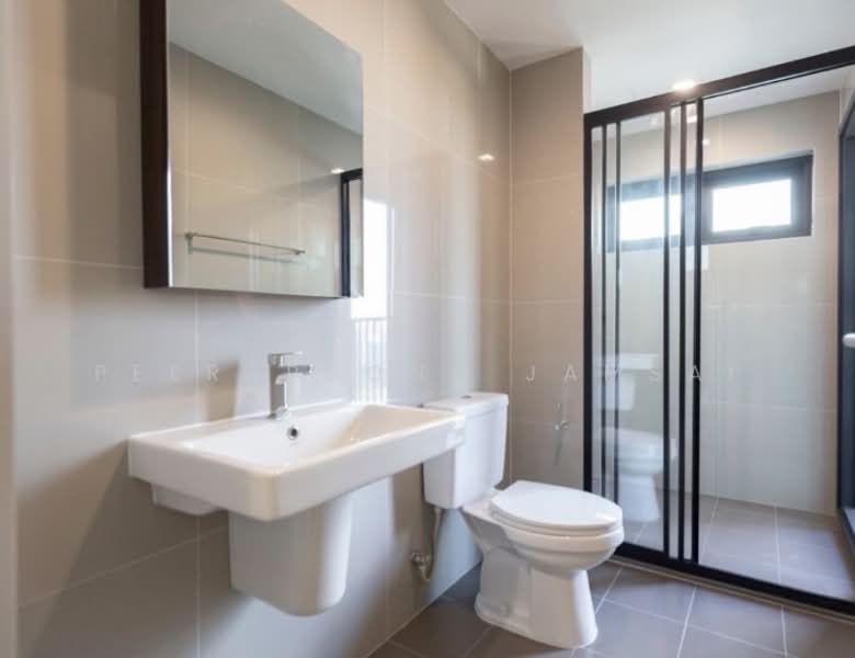 The Base Phetchaburi-Thonglor, Bangkok, Phetchaburi Rd, Bang Kapi, Huai Khwang, Bangkok, 2 Bedrooms, 61 sqm, Condo For Sale, by Peeraphong Jamsai, 500239981 - DDproperty.com