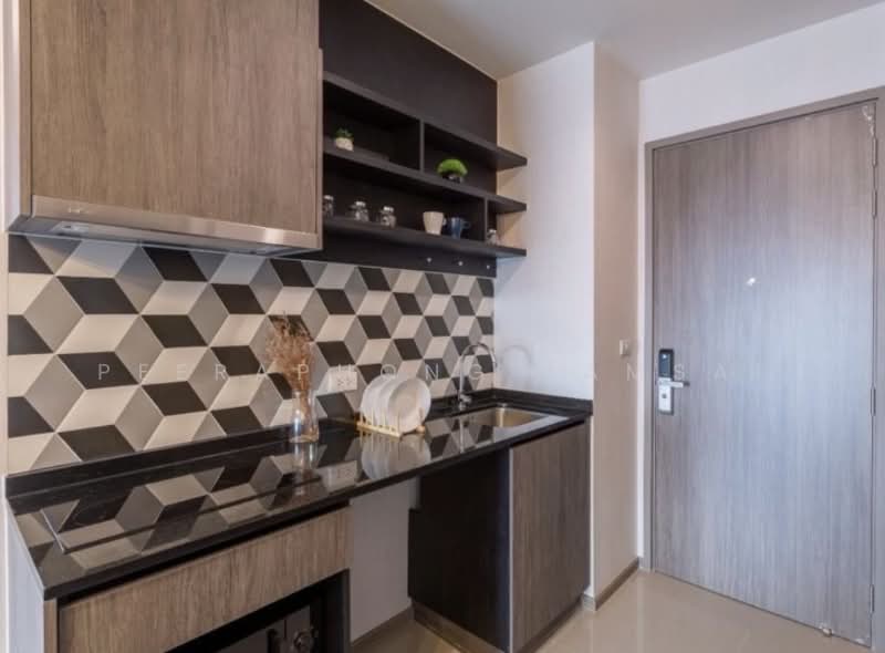 The Base Phetchaburi-Thonglor, Bangkok, Phetchaburi Rd, Bang Kapi, Huai Khwang, Bangkok, 2 Bedrooms, 61 sqm, Condo For Sale, by Peeraphong Jamsai, 500239981 - DDproperty.com