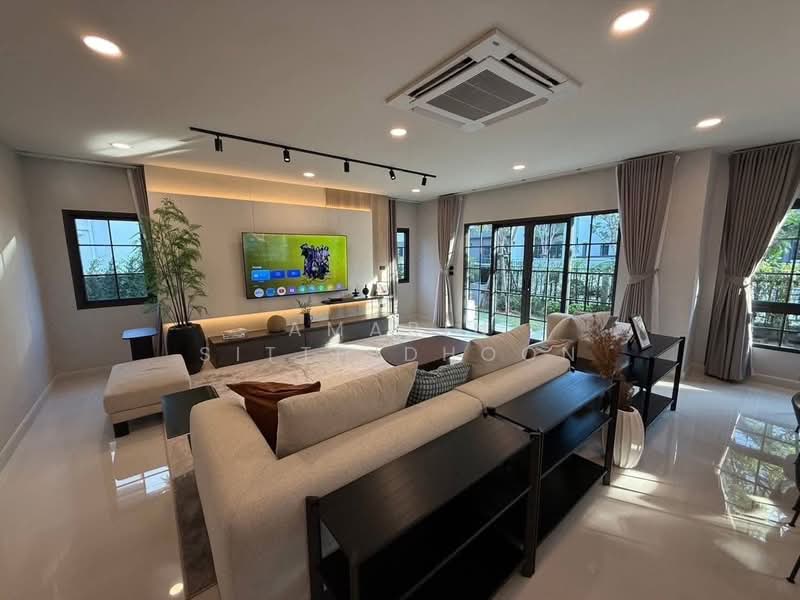 Centro Bangna, Samut Prakan, 111 Soi 3, Bang Kaeo, Bang Plee, Samut Prakan, 5 Bedrooms, 280 sqm, Single Detached House For Rent, by Amarin Sitthidhoon, 500240017 - DDproperty.com