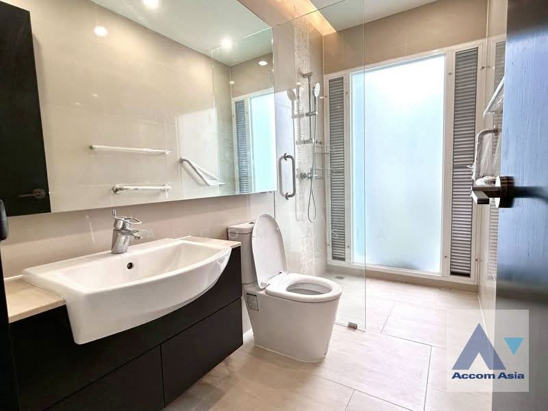 Modern house with pool and garden, newly renovated in Ekamai, Bangkok, Khlong Tan Nua, Watthana, Bangkok, 3 Bedrooms, 200 sqm, Single Detached House For Rent, by Accom Asia, 500240027 - DDproperty.com