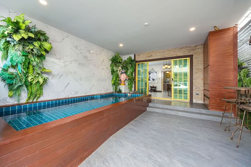 Pool Villa ให้เช่า – ใกล้นิมมานฯ เพียง 5 นาที ค่าเช่า 50,000 บาท / เดือน รหัสทรัพย์ : No.1P002, Chiang Mai, Su Thep, Muang Chiang Mai, Chiang Mai, 4 Bedrooms, 200 sqm, Townhouse For Rent, by Rutchaporn Tunsiri, 500240110 - DDproperty.com