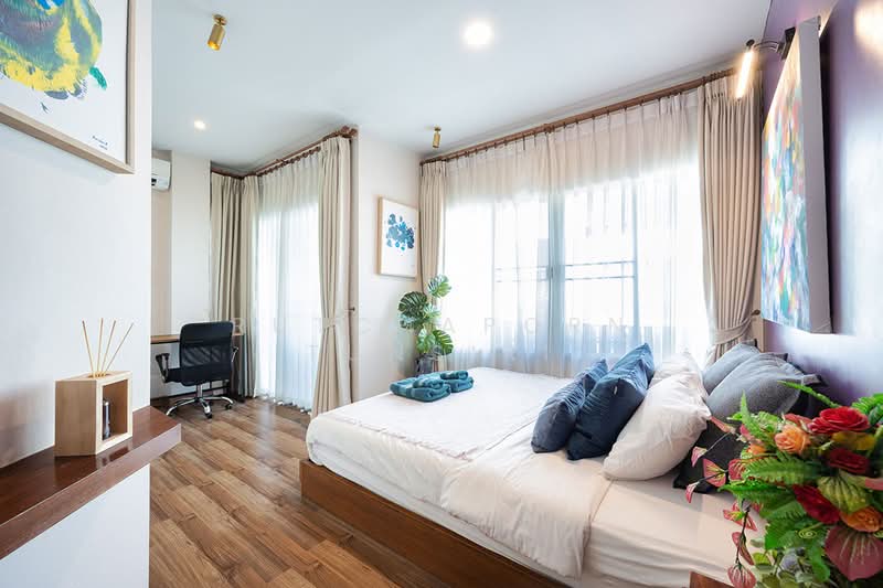 Pool Villa ให้เช่า – ใกล้นิมมานฯ เพียง 5 นาที ค่าเช่า 50,000 บาท / เดือน รหัสทรัพย์ : No.1P002, Chiang Mai, Su Thep, Muang Chiang Mai, Chiang Mai, 4 Bedrooms, 200 sqm, Townhouse For Rent, by Rutchaporn Tunsiri, 500240110 - DDproperty.com