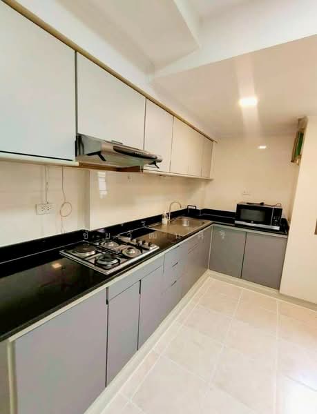 D.H.Grand Tower, Bangkok, Soi Prommit, Khlong Tan Nua, Watthana, Bangkok, 3 Bedrooms, 240 sqm, Condo For Rent, by Jirayu Chaiyawattanasiri, 500240176 - DDproperty.com