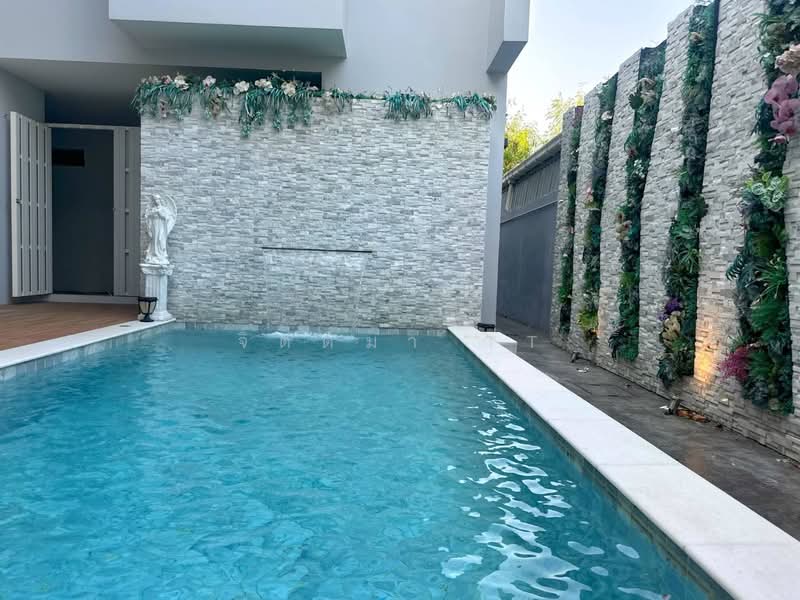 บ้านหรู รามอินทรา 57 บางเขน บ้านสร้างเอง ออกแบบดีไซน์สวย พร้อมสระว่ายน้ำส่วนตัว, กรุงเทพ, ท่าแร้ง, บางเขน, กรุงเทพ, 444 ตร.ม., บ้านเดี่ยว ขาย, โดย จิตติมา TT, 500240208 - DDproperty.com