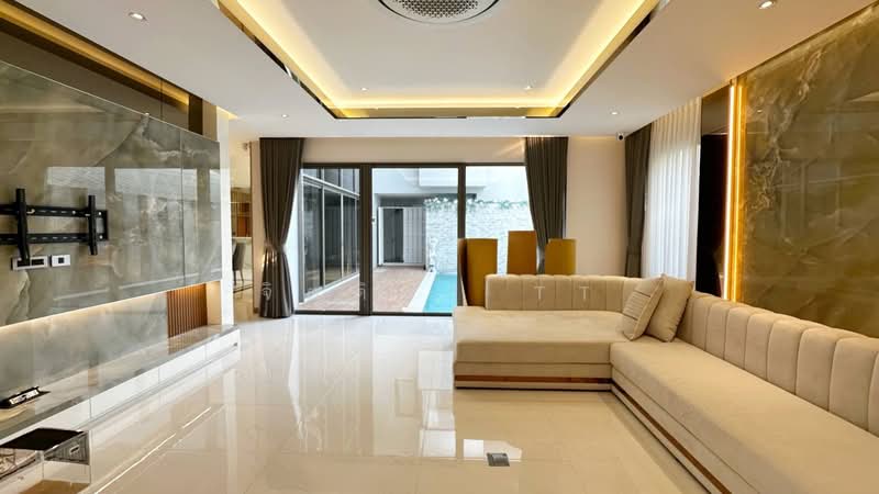 บ้านหรู รามอินทรา 57 บางเขน บ้านสร้างเอง ออกแบบดีไซน์สวย พร้อมสระว่ายน้ำส่วนตัว, กรุงเทพ, ท่าแร้ง, บางเขน, กรุงเทพ, 444 ตร.ม., บ้านเดี่ยว ขาย, โดย จิตติมา TT, 500240208 - DDproperty.com