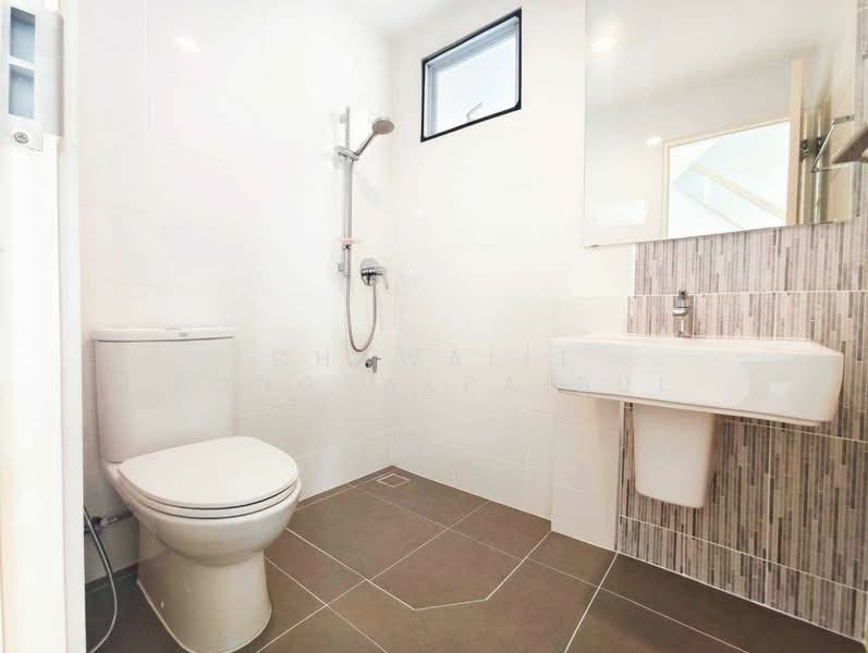 Villaggio Rangsit - Klong 2, Pathum Thani, Soi Rangsit - Nakhon Nayok 31, Rangsit - Nakhon Nayok Road, Khlong Song, Khlong Luang, Pathum Thani, 3 Bedrooms, 133 sqm, Semi-Detached House (Twin House) For Sale, by CHAWALIT KONGSAKPAIBUL, 500240255 - DDproperty.com