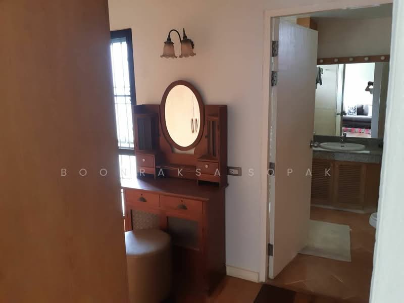 3-BR House, Bangkok, Chan Kasem, Chatuchak, Bangkok, 3 Bedrooms, 300 sqm, Single Detached House For Rent, by Boonraksa Sopak, 500240269 - DDproperty.com