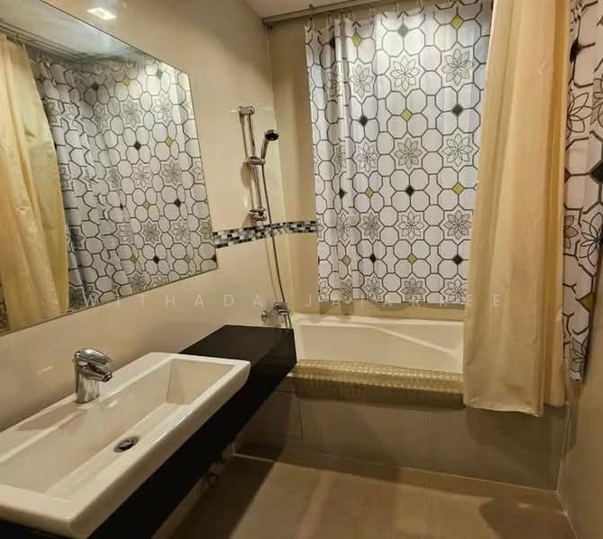 IDEO Q Chula - Samyan, Bangkok, 660-662 Rama 4 Road, Maha Phrutharam, Bang Rak, Bangkok, 2 Bedrooms, 61 sqm, Condo For Sale, by Withada Jaiarree, 500240291 - DDproperty.com