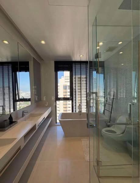 Vittorio 39, Bangkok, 8 Sukhumvit, Khlong Tan Nua, Watthana, Bangkok, 2 Bedrooms, 127 sqm, Condo For Rent, by Peeraphong Jamsai, 500240341 - DDproperty.com