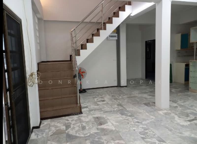 4-BR House, Bangkok, Din Daeng, Din Daeng, Bangkok, 4 Bedrooms, 220 sqm, Single Detached House For Rent, by Boonraksa Sopak, 500240388 - DDproperty.com