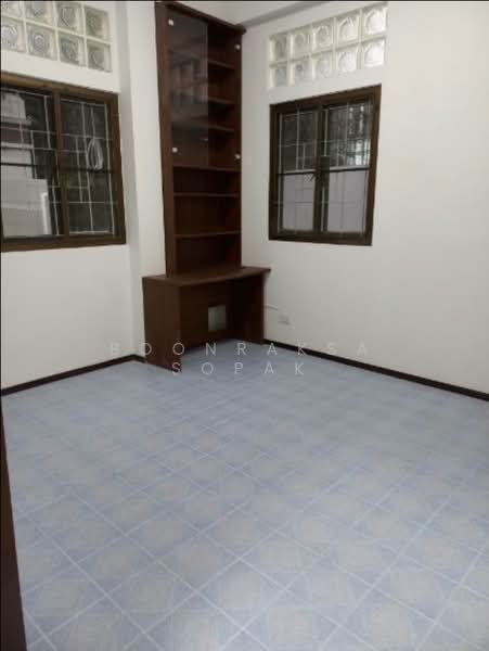 บ้าน 4-ห้องนอน, กรุงเทพ, ดินแดง, ดินแดง, กรุงเทพ, 220 ตร.ม., บ้านเดี่ยว ให้เช่า, โดย Boonraksa Sopak, 500240388 - DDproperty.com