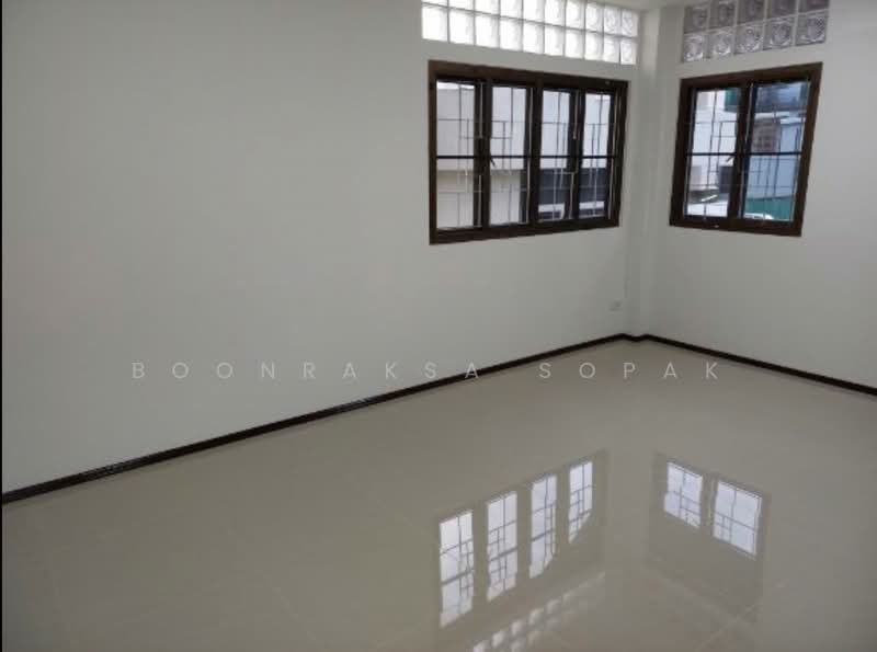 บ้าน 4-ห้องนอน, กรุงเทพ, ดินแดง, ดินแดง, กรุงเทพ, 220 ตร.ม., บ้านเดี่ยว ให้เช่า, โดย Boonraksa Sopak, 500240388 - DDproperty.com