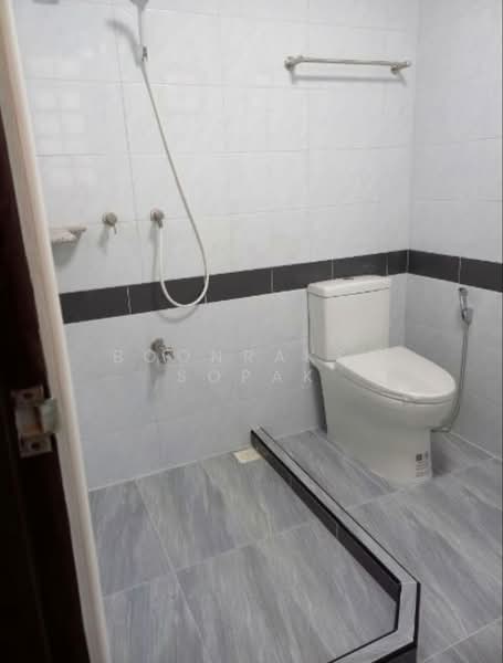 บ้าน 4-ห้องนอน, กรุงเทพ, ดินแดง, ดินแดง, กรุงเทพ, 220 ตร.ม., บ้านเดี่ยว ให้เช่า, โดย Boonraksa Sopak, 500240388 - DDproperty.com