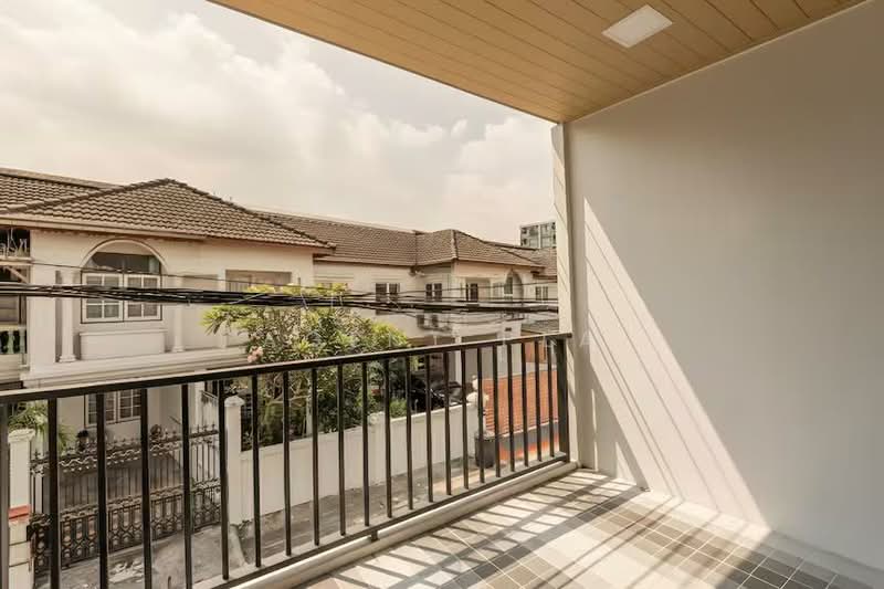 2-story detached house for rent, corner unit, Ratchada area (SPSAD3924), Bangkok, Samsen Nok, Huai Khwang, Bangkok, 3 Bedrooms, 300 sqm, Single Detached House For Rent, by Agent Pla, 500240390 - DDproperty.com