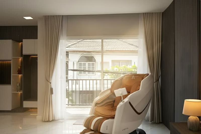2-story detached house for rent, corner unit, Ratchada area (SPSAD3924), Bangkok, Samsen Nok, Huai Khwang, Bangkok, 3 Bedrooms, 300 sqm, Single Detached House For Rent, by Agent Pla, 500240390 - DDproperty.com