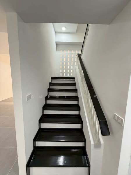 For Sale: 4.5-Story Townhome, Sukhumvit 101, near BTS Punnawithi (SPSAD3926), Bangkok, สุขุมวิท101, Bang Chak, Phra Khanong, Bangkok, 4 Bedrooms, 104 sqm, Townhouse For Sale, by Agent Pla, 500240469 - DDproperty.com