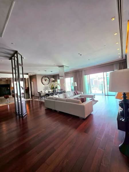 Le Raffine Sukhumvit 39, Bangkok, Soi Sukhumvit 39, Khlong Tan Nua, Watthana, Bangkok, 4 Bedrooms, 480 sqm, Condo For Rent, by Boonraksa Sopak, 500240504 - DDproperty.com