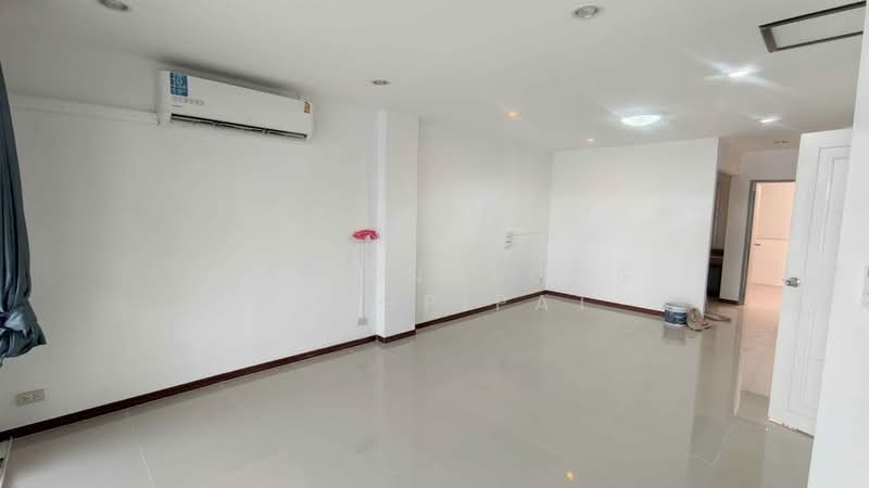 3-BR Townhouse, Chon Buri (Pattaya), Nong Pru, Bang Lamung (Pattaya), Chon Buri (Pattaya), 3 Bedrooms, 263 sqm, Townhouse For Rent, by Pattanapong Pongpipat, 500240634 - DDproperty.com