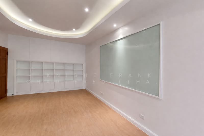 บ้านเดี่ยว โซนสีลม - บางรัก, กรุงเทพ, สีลม, บางรัก, กรุงเทพ, 2,512 ตร.ม., บ้านเดี่ยว ขาย, โดย Knight Frank Chartered (Thailand) Co.,Ltd, 500240652 - DDproperty.com