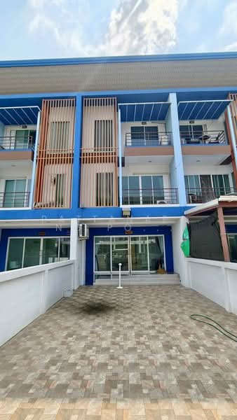 3-BR Townhouse, Chon Buri (Pattaya), Nong Pru, Bang Lamung (Pattaya), Chon Buri (Pattaya), 3 Bedrooms, 263 sqm, Townhouse For Sale, by Pattanapong Pongpipat, 500240675 - DDproperty.com