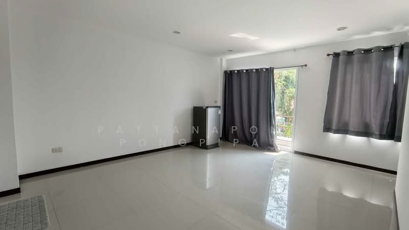 3-BR Townhouse, Chon Buri (Pattaya), Nong Pru, Bang Lamung (Pattaya), Chon Buri (Pattaya), 3 Bedrooms, 263 sqm, Townhouse For Sale, by Pattanapong Pongpipat, 500240675 - DDproperty.com