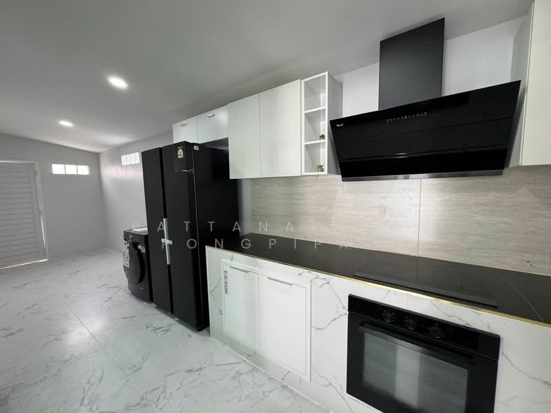 4-BR Villa, Chon Buri (Pattaya), Nong Pru, Bang Lamung (Pattaya), Chon Buri (Pattaya), 4 Bedrooms, 220 sqm, Villa For Sale, by Pattanapong Pongpipat, 500240719 - DDproperty.com