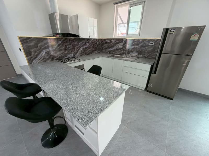 undefined, Chon Buri (Pattaya), Nong Pru, Bang Lamung (Pattaya), Chon Buri (Pattaya), 6 Bedrooms, 120 sqm, Villa For Sale, by Pattanapong Pongpipat, 500240763 - DDproperty.com