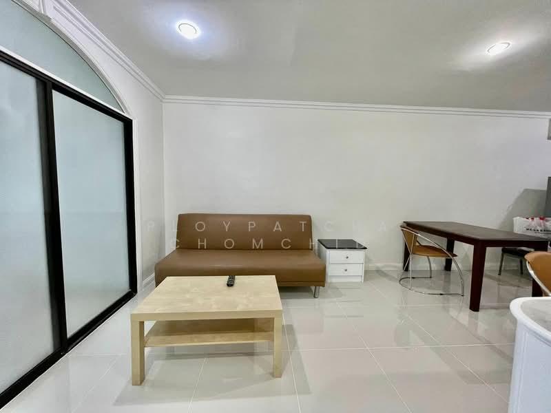 Supalai Place Sukhumvit 39, Bangkok, 175-179 Soi Sukhumvit 39 Sukhumvit Road, Khlong Tan Nua, Watthana, Bangkok, 1 Bedroom, 50 sqm, Condo For Rent, by Ploypatcha Chomchid, 500240827 - DDproperty.com