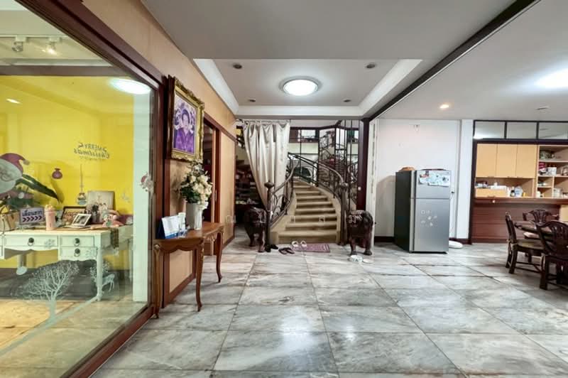 ถนนประชาราษฎร์บำเพ็ญ ซอยประชาราษฎร์บำเพ็ญ 6 (สุนทรศิริ), Bangkok, ประชาราษฎร์บำเพ็ญ, Huai Khwang, Huai Khwang, Bangkok, 6 Bedrooms, 900 sqm, Single Detached House For Sale, by คุณปาล์ม, 500240835 - DDproperty.com