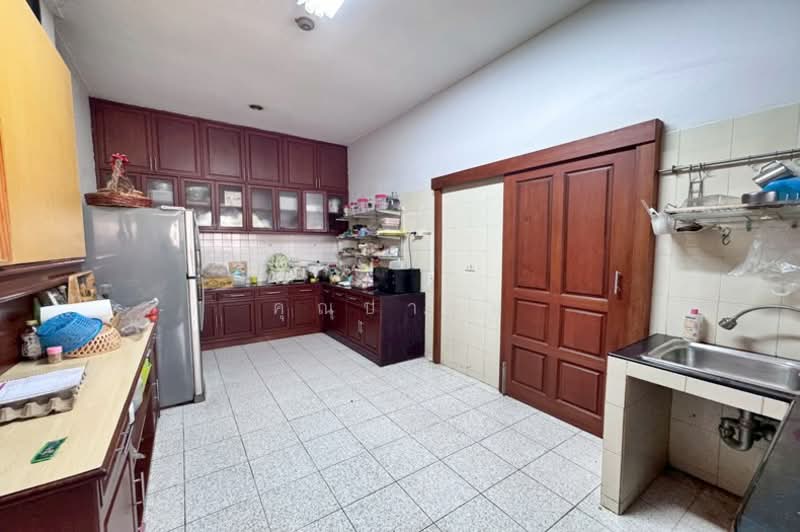 ถนนประชาราษฎร์บำเพ็ญ ซอยประชาราษฎร์บำเพ็ญ 6 (สุนทรศิริ), Bangkok, ประชาราษฎร์บำเพ็ญ, Huai Khwang, Huai Khwang, Bangkok, 6 Bedrooms, 900 sqm, Single Detached House For Sale, by คุณปาล์ม, 500240835 - DDproperty.com