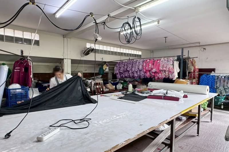 ถนนประชาราษฎร์บำเพ็ญ ซอยประชาราษฎร์บำเพ็ญ 6 (สุนทรศิริ), Bangkok, ประชาราษฎร์บำเพ็ญ, Huai Khwang, Huai Khwang, Bangkok, 6 Bedrooms, 900 sqm, Single Detached House For Sale, by คุณปาล์ม, 500240835 - DDproperty.com