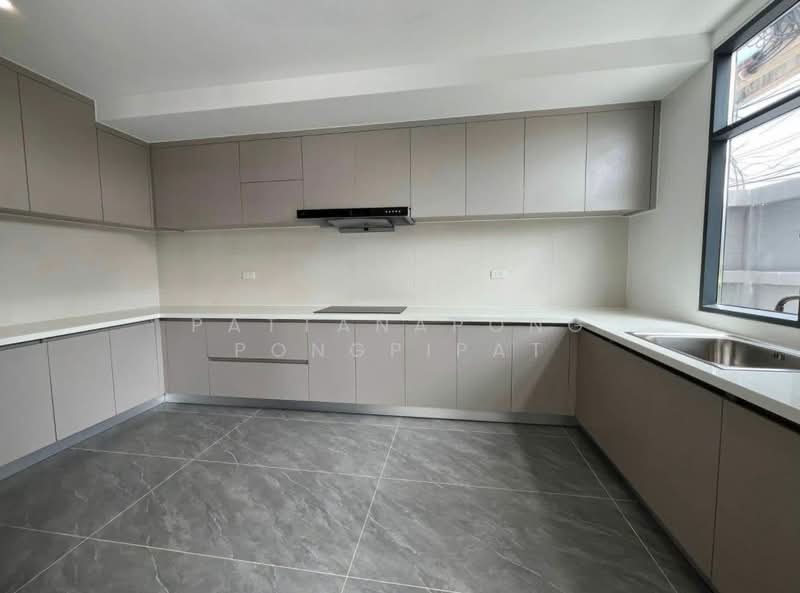 undefined, Chon Buri (Pattaya), Nong Pru, Bang Lamung (Pattaya), Chon Buri (Pattaya), 5 Bedrooms, 280 sqm, Single Detached House For Sale, by Pattanapong Pongpipat, 500240874 - DDproperty.com