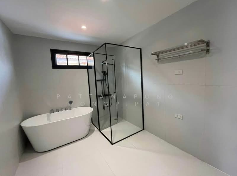 undefined, Chon Buri (Pattaya), Nong Pru, Bang Lamung (Pattaya), Chon Buri (Pattaya), 5 Bedrooms, 280 sqm, Single Detached House For Sale, by Pattanapong Pongpipat, 500240874 - DDproperty.com