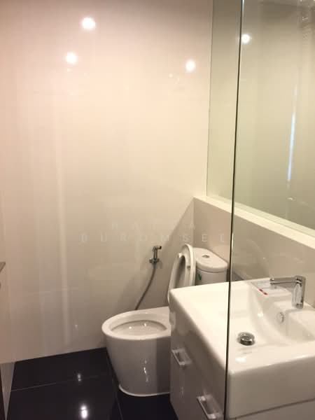 Rhythm Sathorn-Narathiwas, Bangkok, 651 Naradhiwas Rajanagarindra Road, Thung Maha Mek, Sathon, Bangkok, 2 Bedrooms, 65 sqm, Condo For Rent, by Natta Buromsee, 500240915 - DDproperty.com