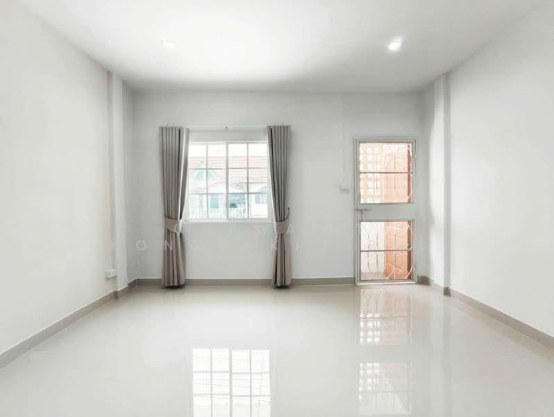 หมู่บ้านเสนา วิลล่า 91 : Sena Villa 91 Village, ปทุมธานี, 251 Soi Rangsit, ประชาธิปัตย์, ธัญบุรี, ปทุมธานี, 140 ตร.ม., ทาวน์เฮ้าส์ ขาย, โดย CHAWALIT KONGSAKPAIBUL, 500240992 - DDproperty.com