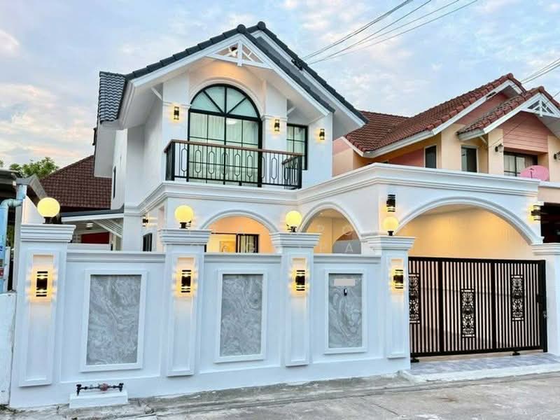 3-BR Semi-detached House, Chon Buri (Pattaya), Surasak, Si Racha, Chon Buri (Pattaya), 3 Bedrooms, 162 sqm, Semi-Detached House (Twin House) For Sale, by Pattanapong Pongpipat, 500241104 - DDproperty.com