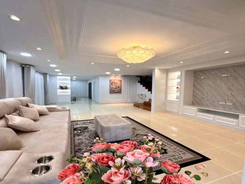 3-BR Semi-detached House, Chon Buri (Pattaya), Surasak, Si Racha, Chon Buri (Pattaya), 3 Bedrooms, 162 sqm, Semi-Detached House (Twin House) For Sale, by Pattanapong Pongpipat, 500241104 - DDproperty.com