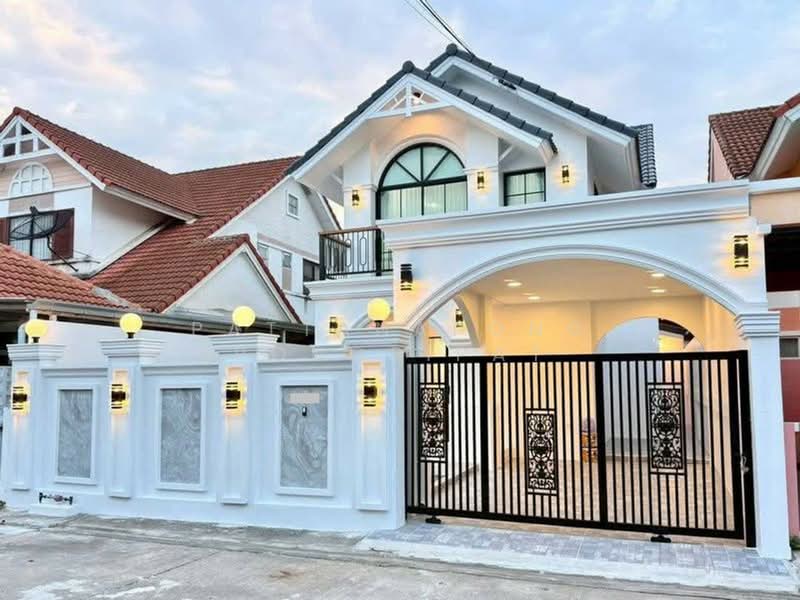3-BR Semi-detached House, Chon Buri (Pattaya), Surasak, Si Racha, Chon Buri (Pattaya), 3 Bedrooms, 162 sqm, Semi-Detached House (Twin House) For Sale, by Pattanapong Pongpipat, 500241104 - DDproperty.com