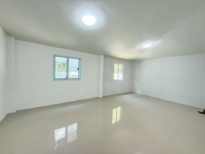 3-BR House, Chon Buri (Pattaya), Surasak, Si Racha, Chon Buri (Pattaya), 3 Bedrooms, 300 sqm, Single Detached House For Sale, by Pattanapong Pongpipat, 500241109 - DDproperty.com