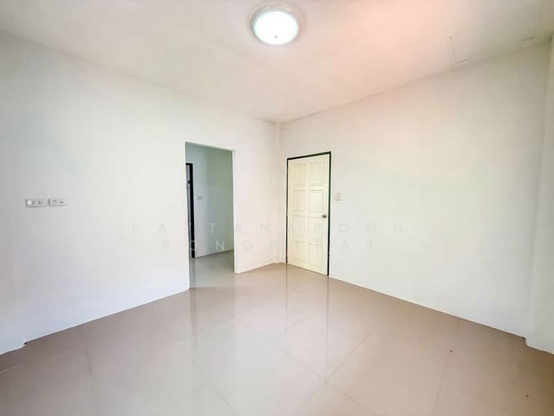 3-BR House, Chon Buri (Pattaya), Surasak, Si Racha, Chon Buri (Pattaya), 3 Bedrooms, 300 sqm, Single Detached House For Sale, by Pattanapong Pongpipat, 500241109 - DDproperty.com