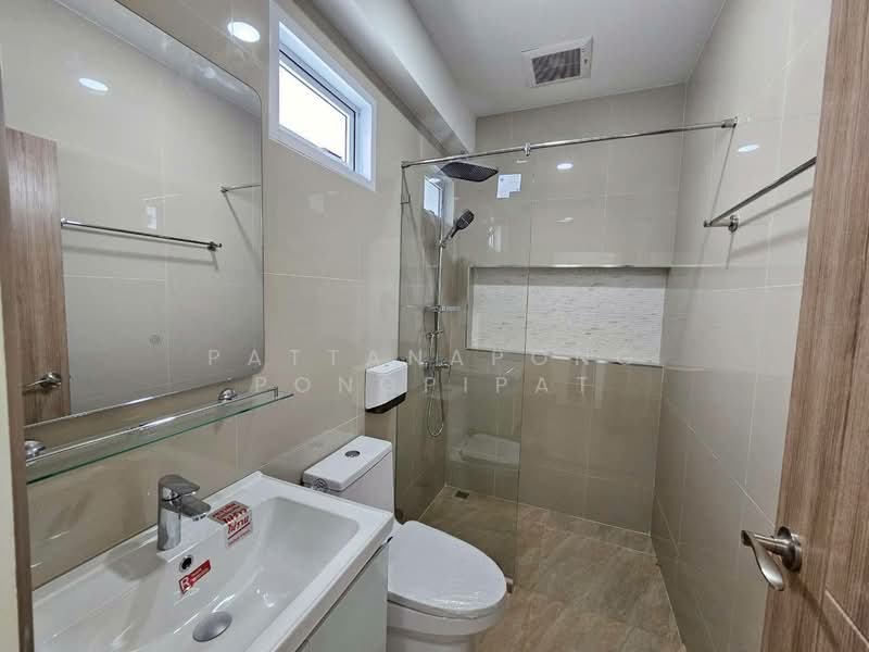 3-BR Villa, Chon Buri (Pattaya), Poong, Bang Lamung (Pattaya), Chon Buri (Pattaya), 3 Bedrooms, 310 sqm, Villa For Sale, by Pattanapong Pongpipat, 500241120 - DDproperty.com