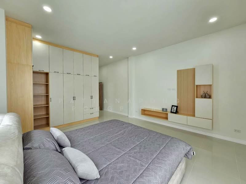 3-BR Villa, Chon Buri (Pattaya), Poong, Bang Lamung (Pattaya), Chon Buri (Pattaya), 3 Bedrooms, 310 sqm, Villa For Sale, by Pattanapong Pongpipat, 500241120 - DDproperty.com