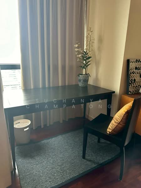 President Place, Bangkok, 975 Phloen Chit Rd, Lumphini, Pathum Wan, Bangkok, 2 Bedrooms, 140 sqm, Condo For Rent, by Suchanya Champatong, 500241228 - DDproperty.com