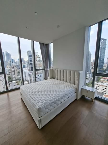 Kraam Sukhumvit 26, Bangkok, 55 Soi Sukhumvit 26 Sukhumvit Road, Khong Tan, Khlong Toei, Bangkok, 3 Bedrooms, 170 sqm, Condo For Rent, by Suchanya Champatong, 500241236 - DDproperty.com