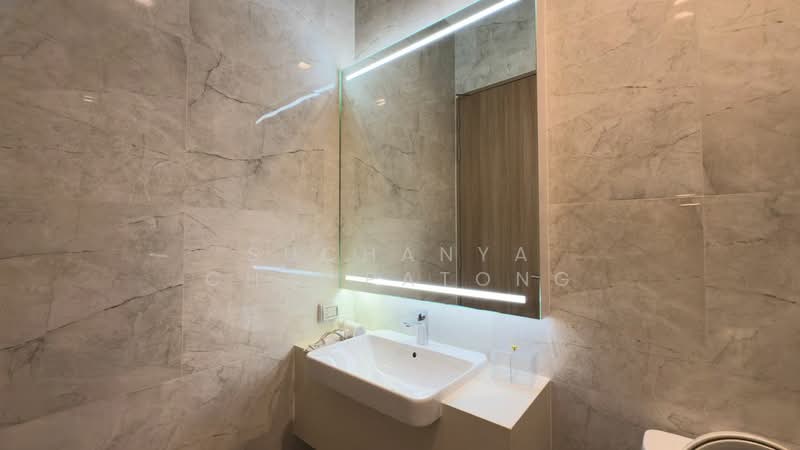 Noble Around Sukhumvit 33, Bangkok, 17 Soi Sukhumvit 33, Khlong Tan Nua, Watthana, Bangkok, 2 Bedrooms, 55 sqm, Condo For Rent, by Farida Phetnuam, 500241333 - DDproperty.com