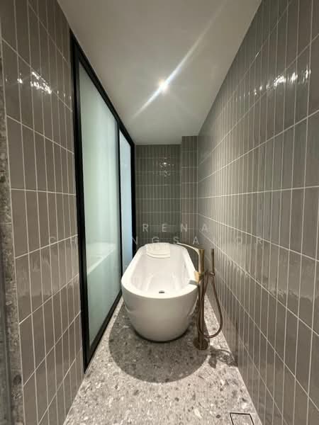 Via 34, Bangkok, 15 Soi Sukhumvit 34, Khong Tan, Khlong Toei, Bangkok, 2 Bedrooms, 88 sqm, Condo For Rent, by Sarena Choengsamor, 500241384 - DDproperty.com