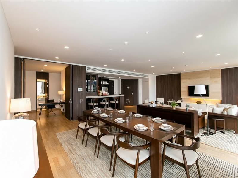 Park Court Sukhumvit 77, Bangkok, T77 Sukhumvit 77, Phra Kanong Nua, Watthana, Bangkok, 4 Bedrooms, 284 sqm, Condo For Sale, by Peeraphong Jamsai, 500241406 - DDproperty.com