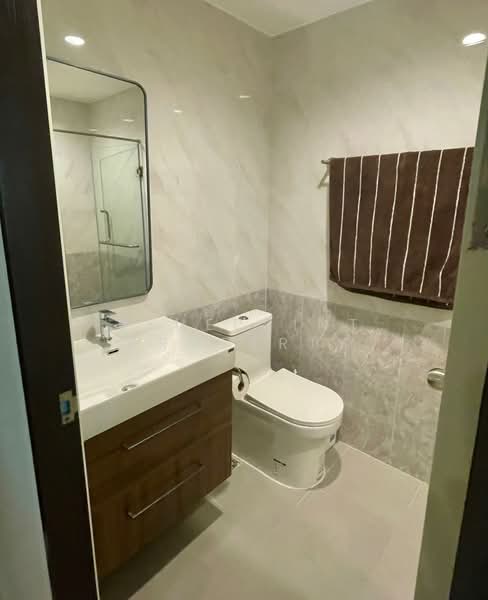 Sukhumvit Living Town, Bangkok, 299 Sukhumvit 21 Road, Khlongtoei Nua, Watthana, Bangkok, 1 Bedroom, 52 sqm, Condo For Sale, by Blueprint Property, 500241491 - DDproperty.com